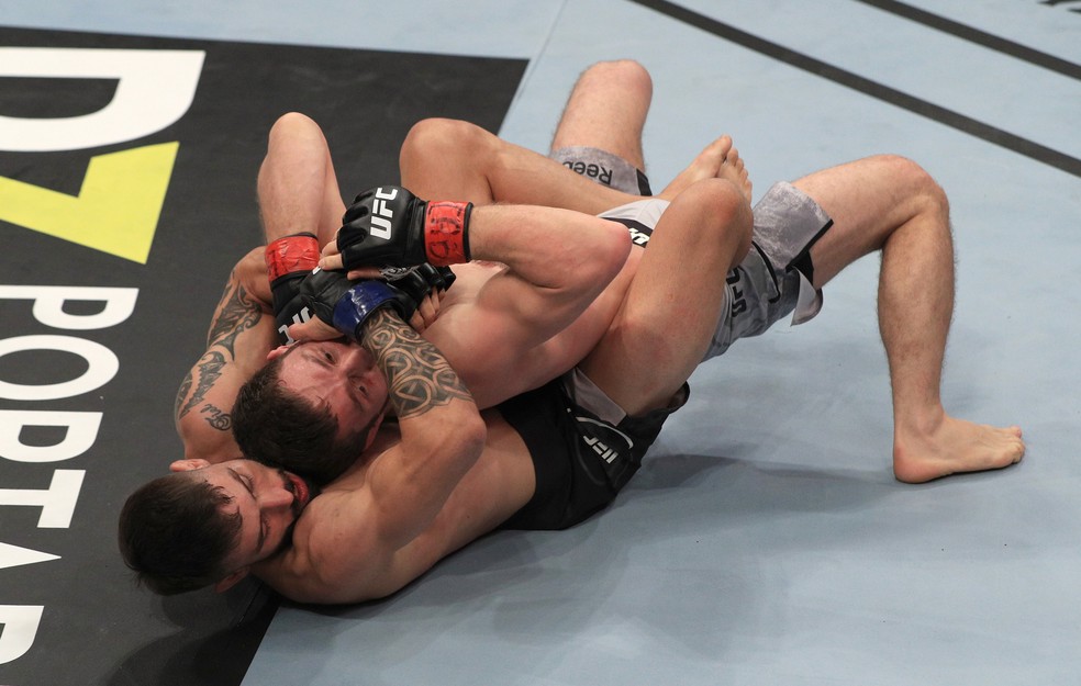 RogÃ©rio Bontorin venceu Magomed Bibulatov por decisÃ£o dividida (29-28, 28-29 e 29-28)  â?? Foto: Getty Images