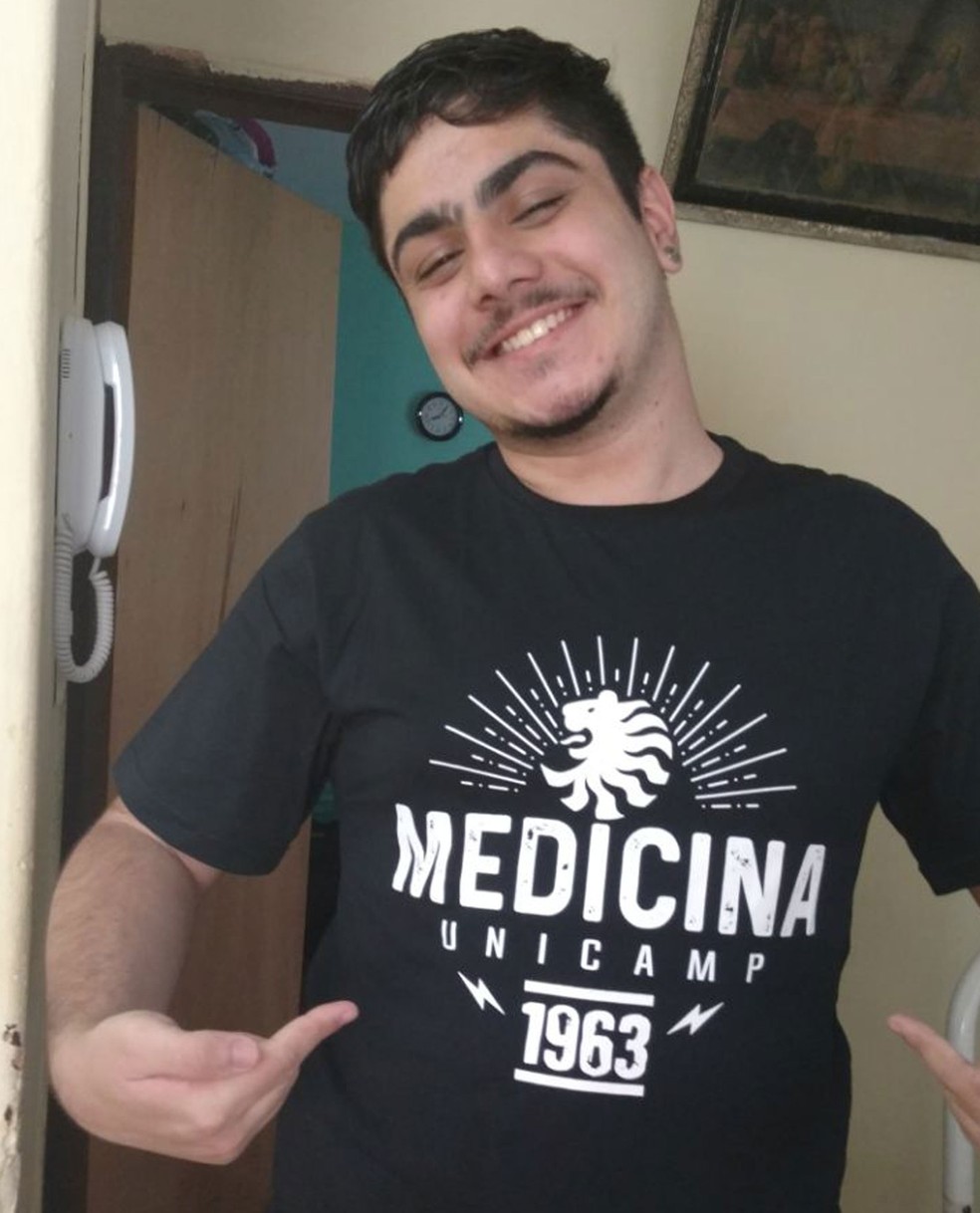 Pedro Bezerra de Oliveira, de 20 anos, passou em quatro vestibulares de medicina de universidades públicas (Foto: Arquivo pessoal)