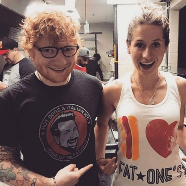 Ed Sheeran ao lado da noiva Cherry Seaborn (Foto: Instagram)