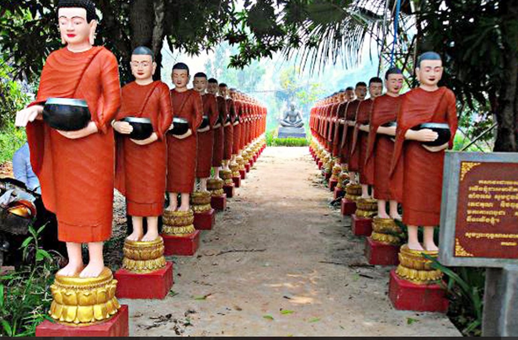 Aspectos da cultura religiosa do Camboja são encontrados com facilidade em Wat Bo Village. — Foto: Reprodução