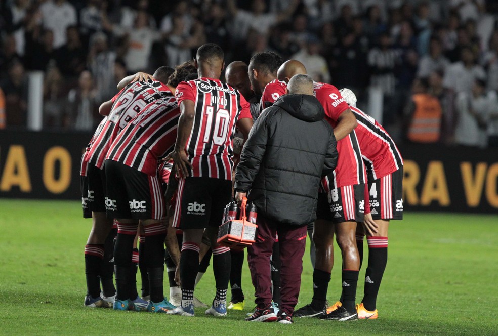 São Paulo foi derrotado pelo Santos na Vila Belmiro — Foto: Rubens Chiri/Saopaulofc.net