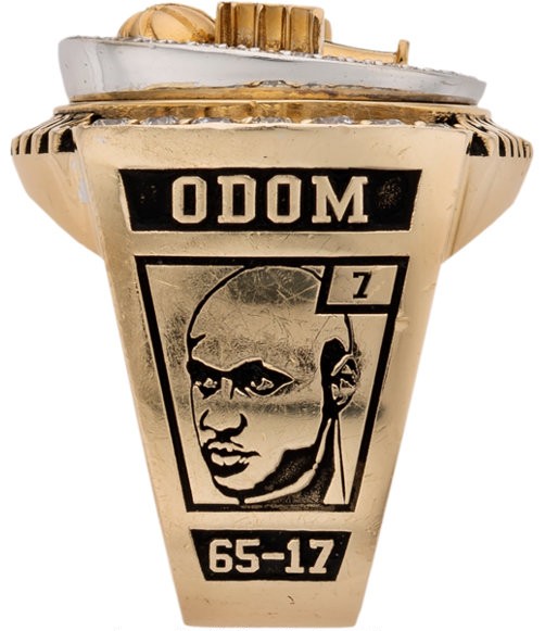 Anéis penhorados do astro do basquete Lamar Odom vão a leilão (Foto: Divulgação)