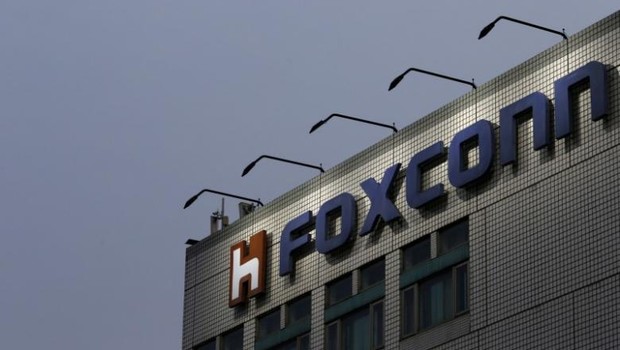 Fachada de uma das fábricas da Foxconn (Foto: Tyrone Siu/Arquivo/Reuters)
