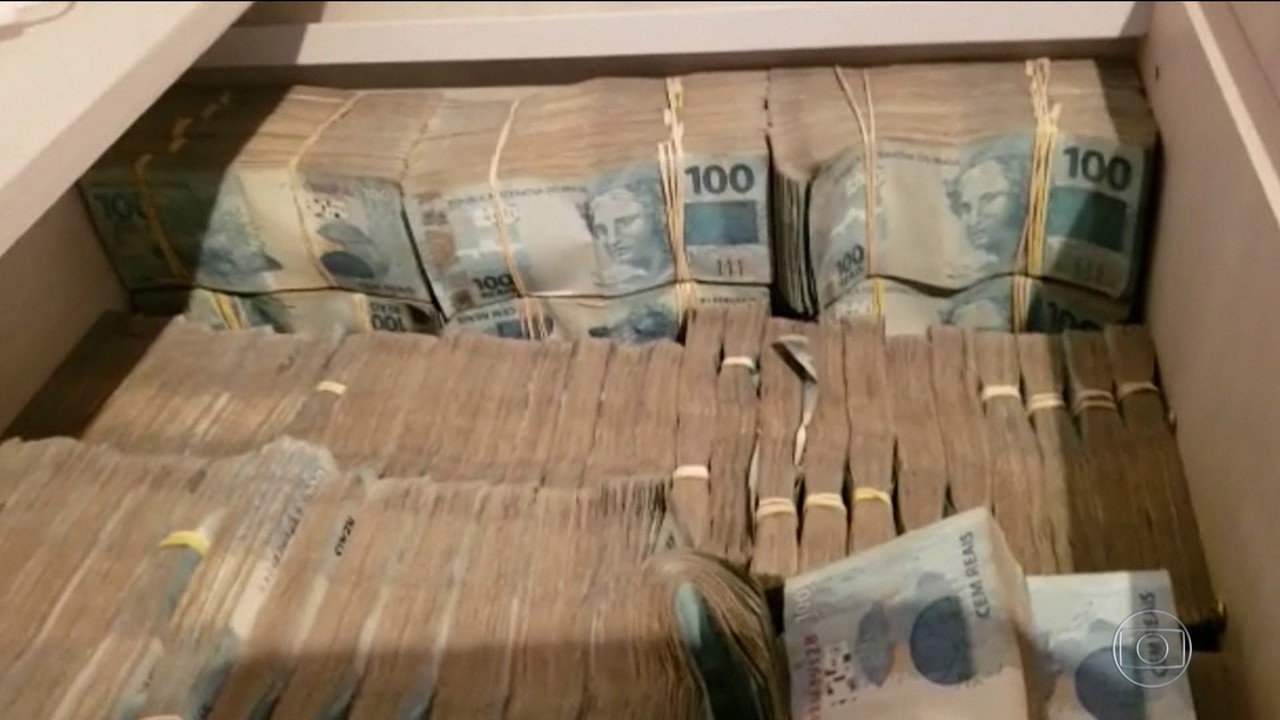 Polícia encontra R$ 8 milhões em armário de sócio de empresa investigada em operação