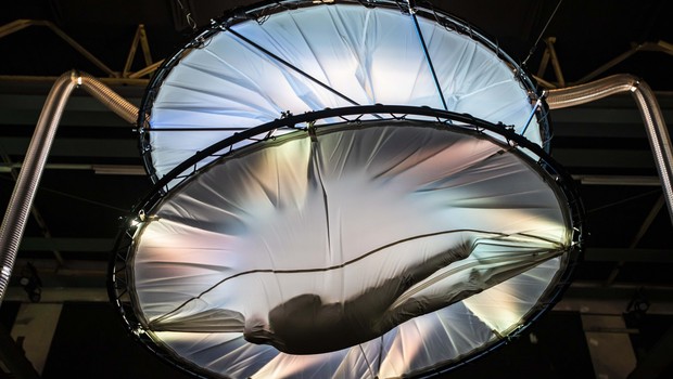 A instalação “A Sense of Gravity”, do holandês Teun Vonk. (Foto: Hanneke Wetzer)