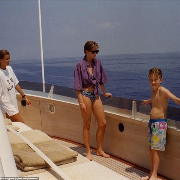 Princesa Diana foi clicada em momento de descontração a bordo de iate (Foto: Reprodução / Instagram Giancarlo Giammetti)