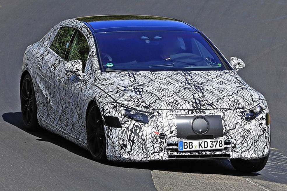 Mercedes EQS terá a versão de produção revelada ao longo de 2021 — Foto: Automedia