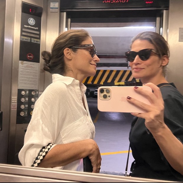 As irmãs gêmeas Lanza Mazza e Renata Vasconcellos  (Foto: Reprodução/Instagram)