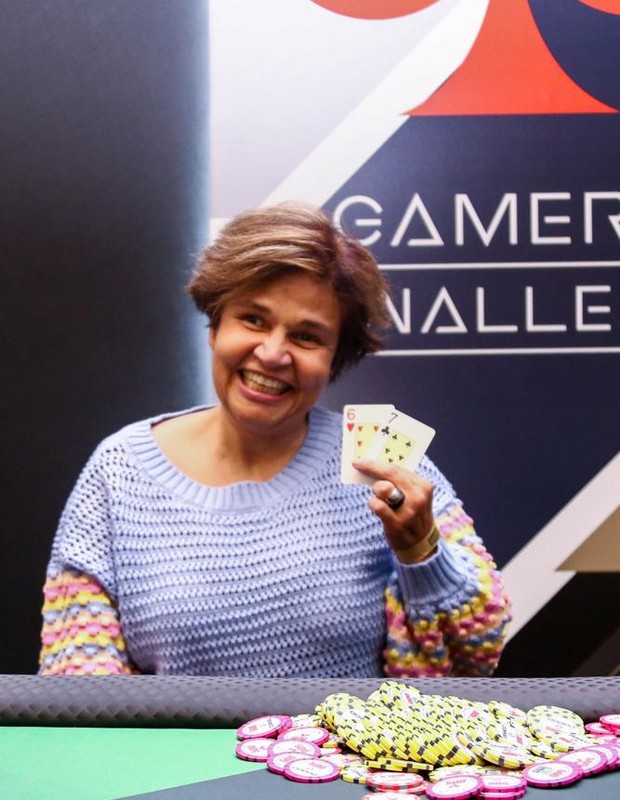 Cláudia Rodrigues participa de torneio de pôquer em SP (Foto: Rafael Terra/PokerStars BSOP)