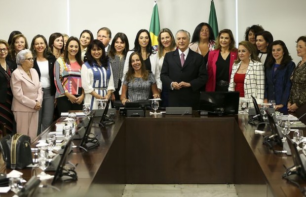 Michel Temer recebe deputadas da bancada feminina (Foto: Marcelo Camargo/Agência Brasil)