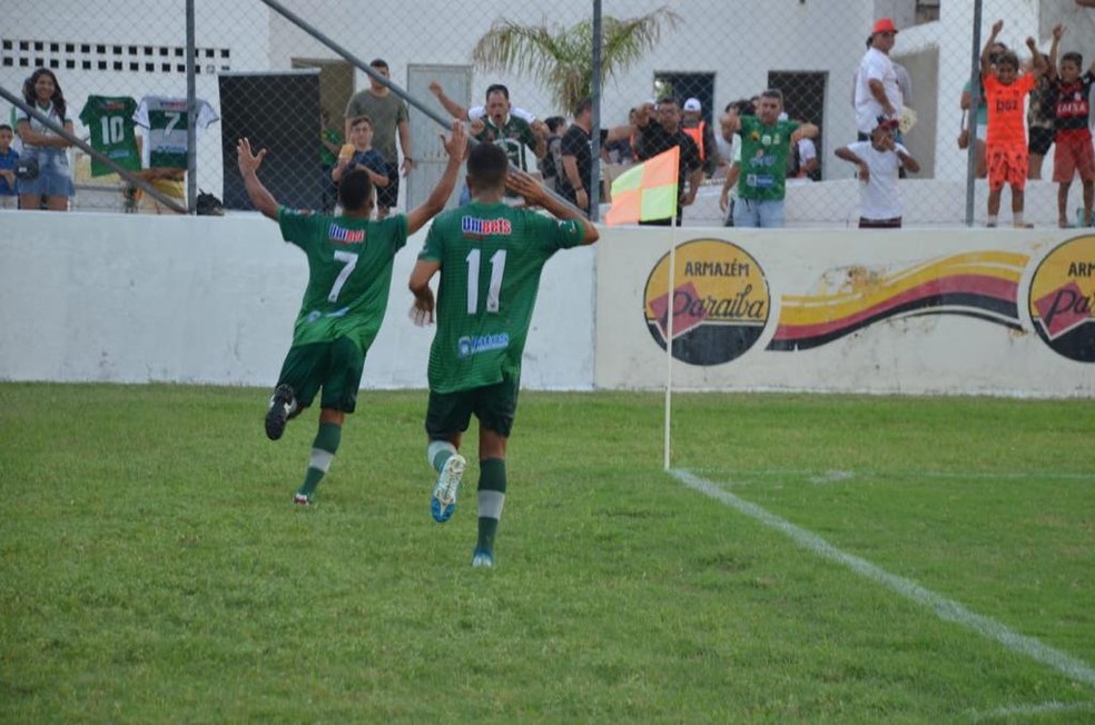 Du (camisa 11) marcou dois gols pelo Nacional de Patos no Paraibano deste ano  Foto: Jos Filho / Nacional de Patos