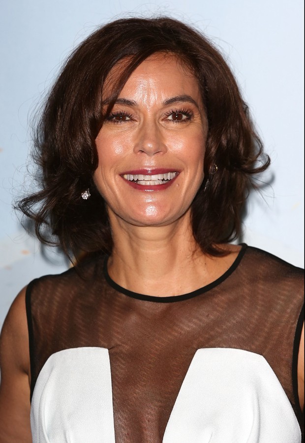 Aos 48, Teri Hatcher exibe decote em look transparente - Quem | QUEM News