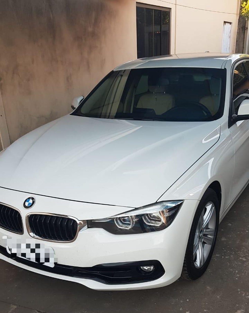 Carro de luxo apreendido durante a operação em MS  — Foto: PF/Divulgação