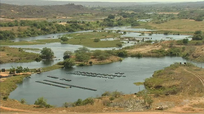 CastanhÃ£o, maior aÃ§ude do estado, tem, neste momento, apenas 5,10% da sua capacidade total. â Foto: TV Verdes Mares/ReproduÃ§Ã£o