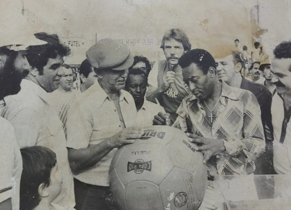 Pelé em visita a Uberlândia em 1980 — Foto: Futel/Arquivo