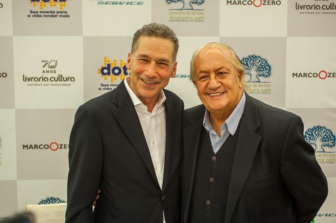 William Ury e Fernando Eimelek, diretor-presidente da Playcorp. (foto: Wesley Diego Emes)