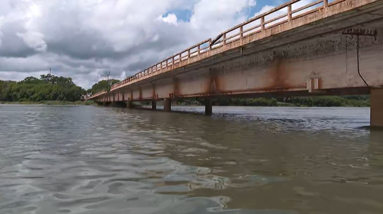 Com cheia do Rio Grande, ponte entre SP e MG corre o risco de ficar alagada e ceder, diz Defesa Civilon janeiro 25, 2023 at 6:15 pm