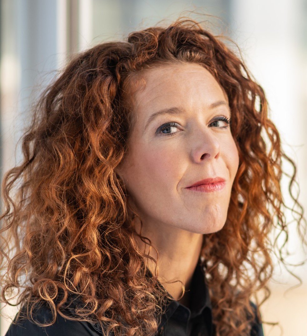 Kim Poldner: "se contabilizássemos custos ambientais e sociais de uma peça fast fashion, o preço final certamente seria mais caro" — Foto: Divulgação