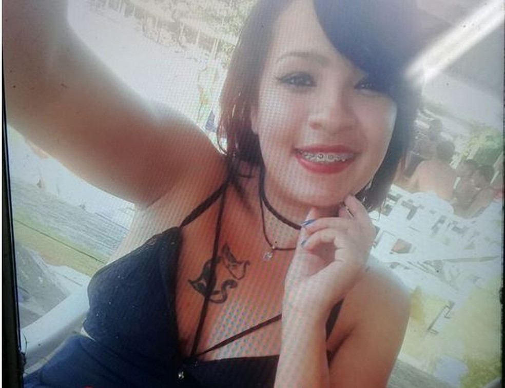 Priscila Pereira da Silva, de 22 anos, morreu apÃ³s sofrer um acidente de motocicleta prÃ³ximo ao bairro Corcovado, na cidade de TarauacÃ¡ (Foto: Arquivo Pessoal)