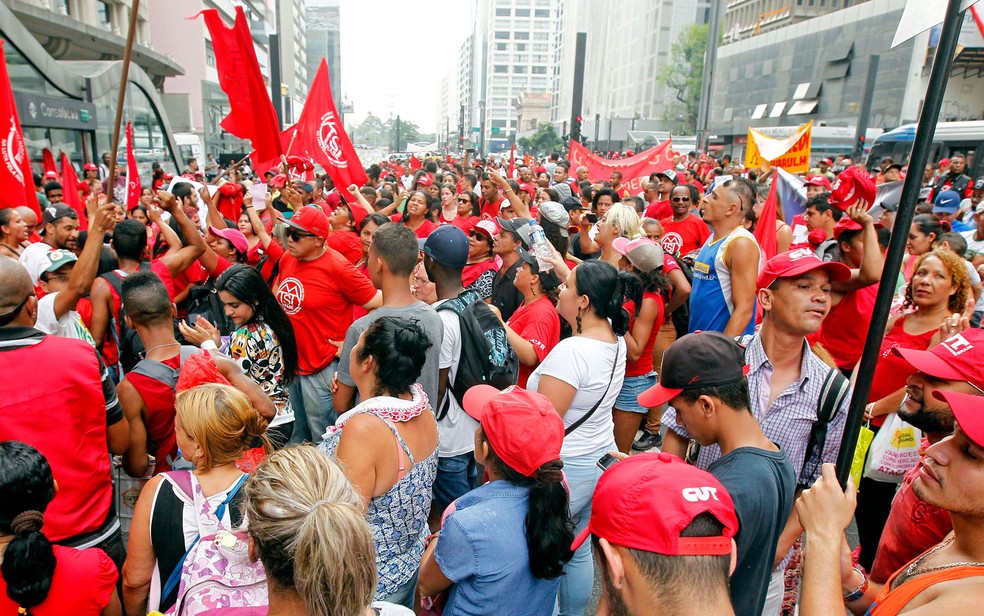 Movimentos sociais protestam contra o presidente Michel Temer na Av. Paulista  (Foto: ERNESTO RODRIGUES/AGÊNCIA TEMPO/ESTADÃO CONTEÚDO)