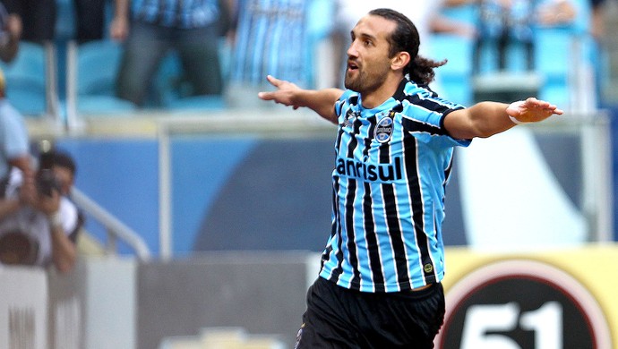 Grêmio exalta vitória contra o forte Corinthians após bronca de Felipão