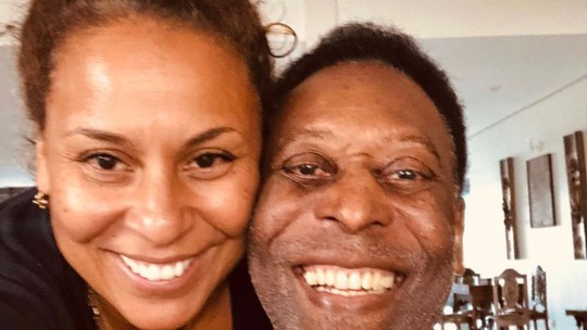 Filha de Pelé faz homenagem um mês após de sua morte