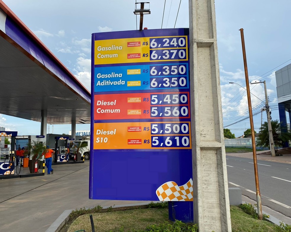 Gasolina comum em um posto do bairro Buritis, em Boa Vista, registra R$ 6,24 — Foto: Caíque Rodrigues/g1 RR