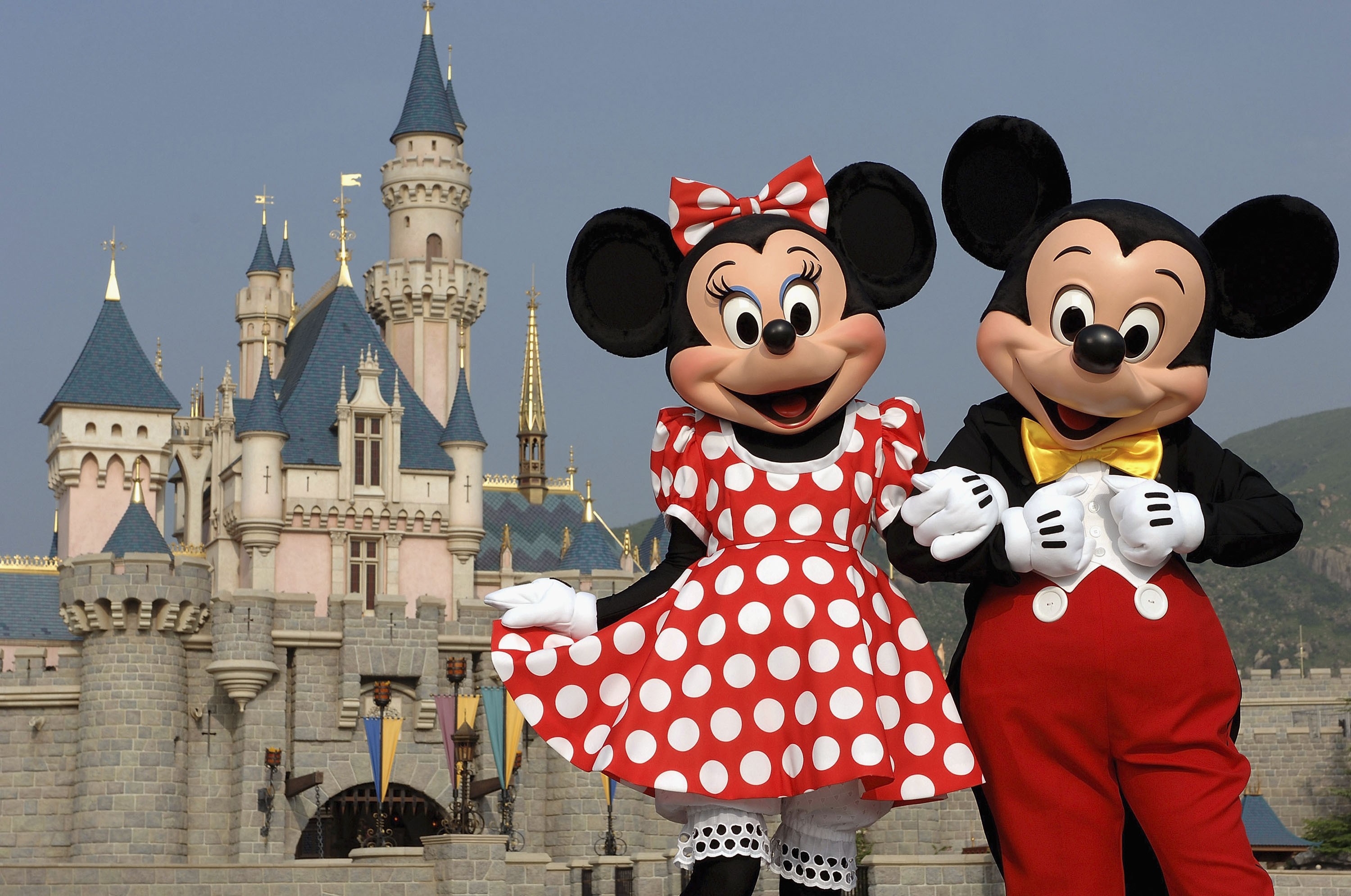 Mickey e Minnie em parque da Disney (Foto: Getty Images)