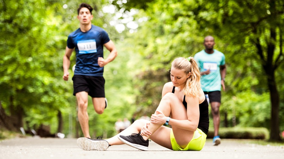 Quais dores fazem parte da corrida? E as mais preocupantes? Médica responde