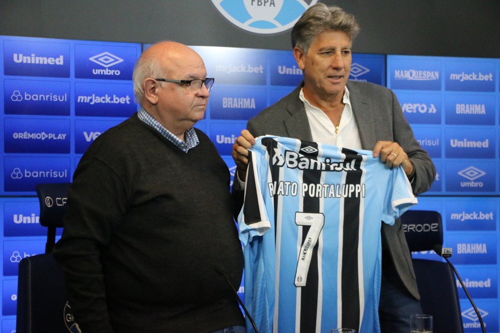 Renato Gaúcho garante acesso em sua reapresentação: O torcedor sofreu bastante com a queda, mas vamos voltar para a Série A como presente de Natal