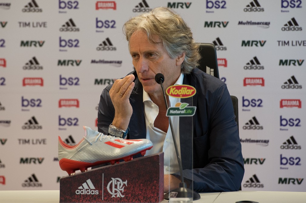 Jorge Jesus durante sua apresentação na sala de imprensa do Flamengo no Ninho do Urubu — Foto: Alexandre Vidal / Flamengo