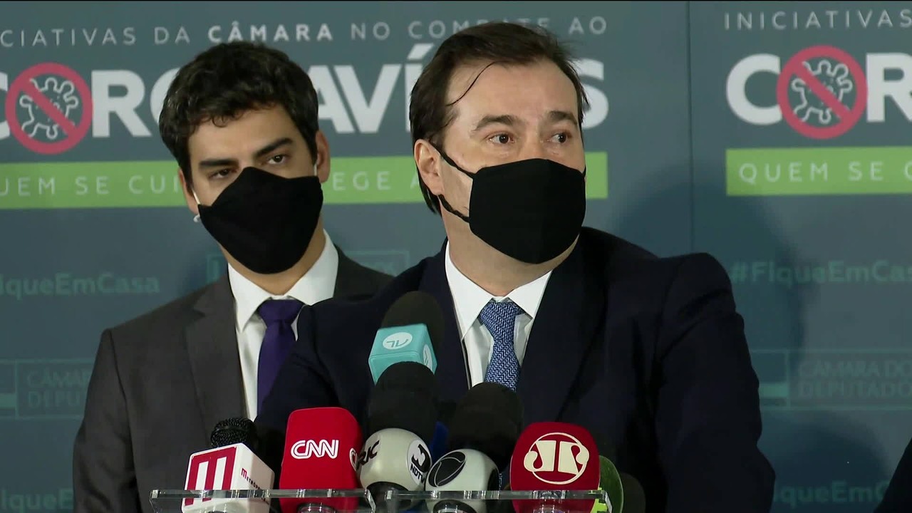 Rodrigo Maia defende o uso de máscaras o tempo todo
