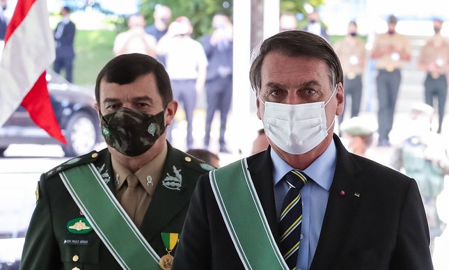 O general Paulo Sérgio Nogueira e o presidente Jair Bolsonaro