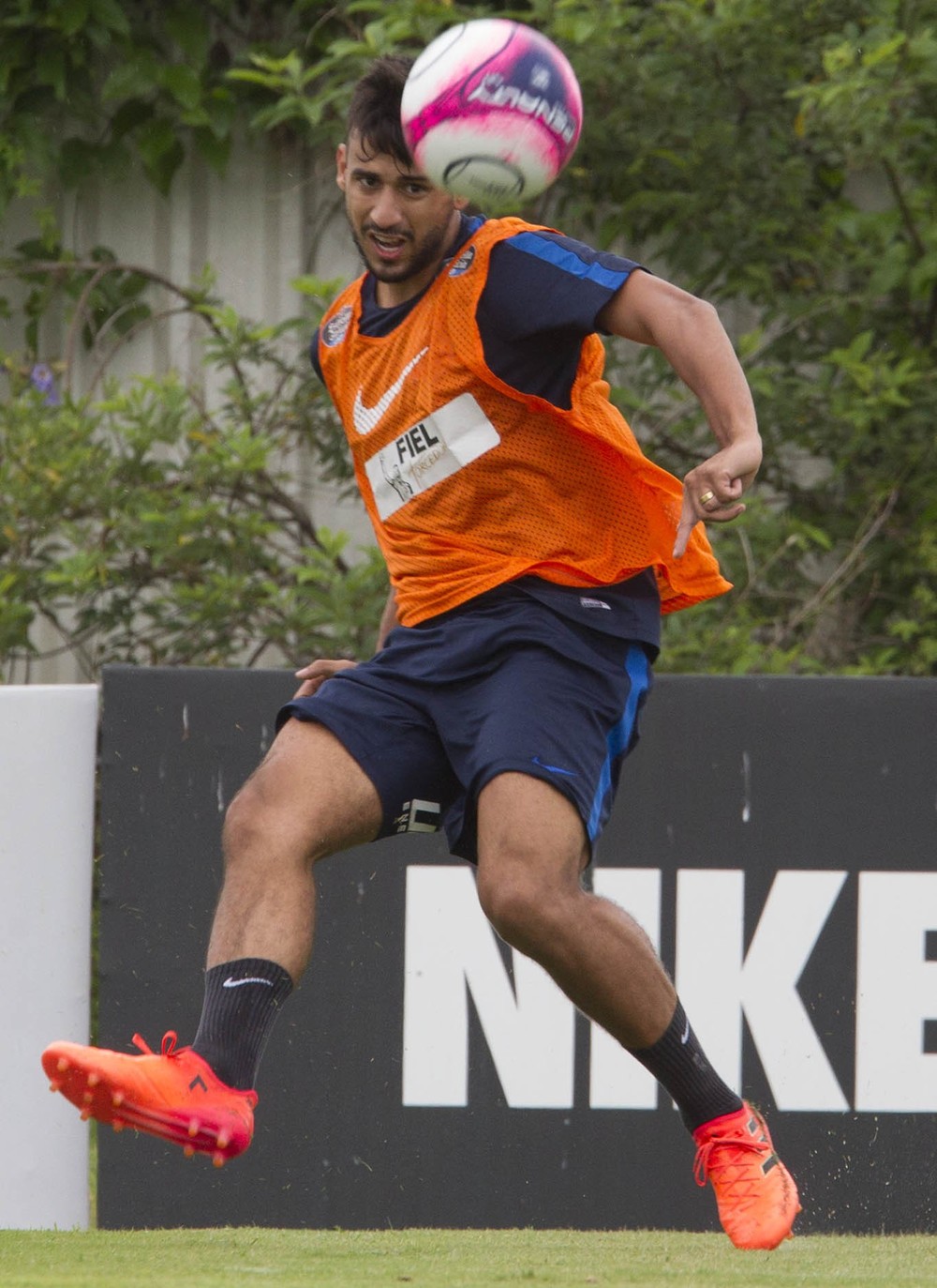 Entenda por que Carille gosta tanto de Camacho no meio-campo do Corinthians