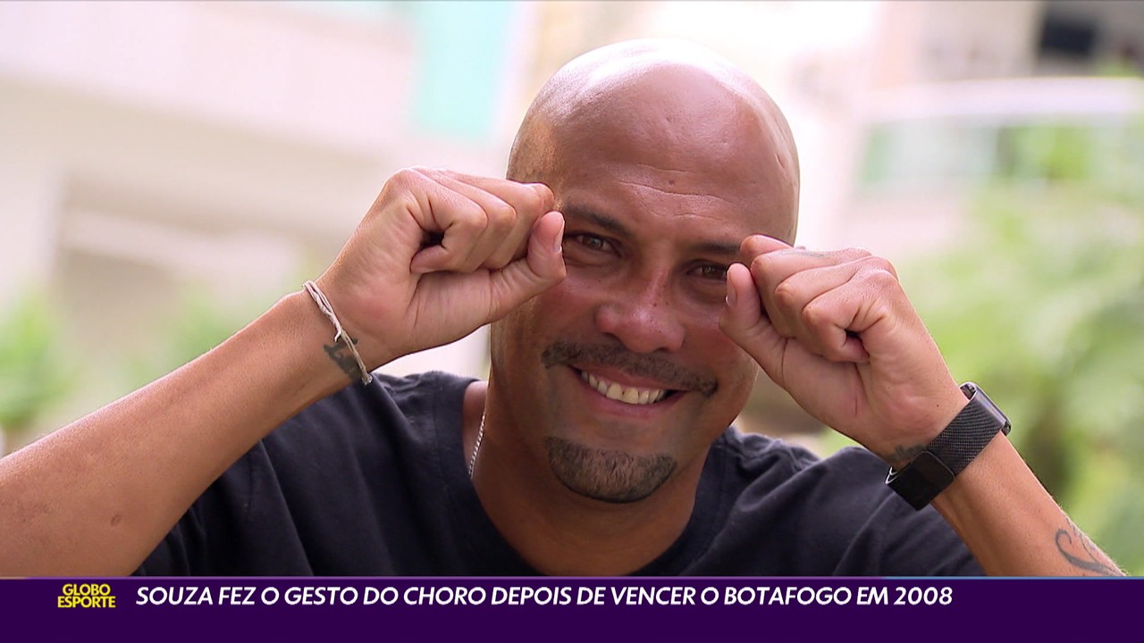 Souza fez o gesto do choro depois de vencer o Botafogo em 2008