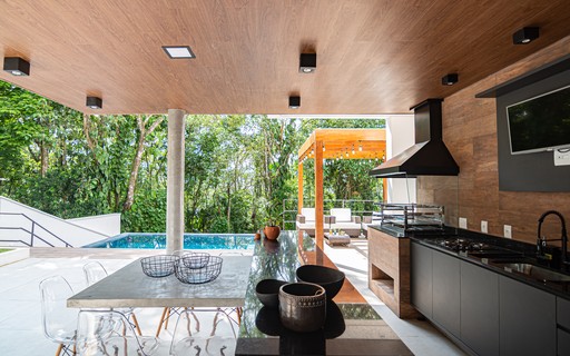 Décor do dia: área externa com piscina, sauna e muro verde - Casa Vogue ...