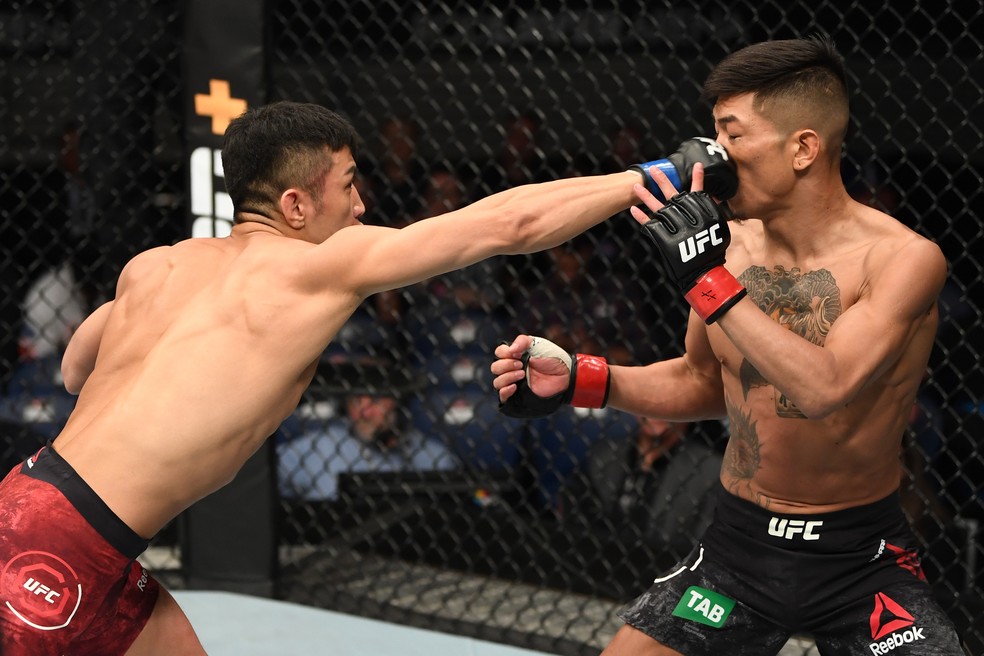 Kyung Ho Kang fez luta intensa com Teruto Ishihara e venceu por finalizaÃ§Ã£o â?? Foto: Jeff Bottari/Zuffa LLC / Getty Images