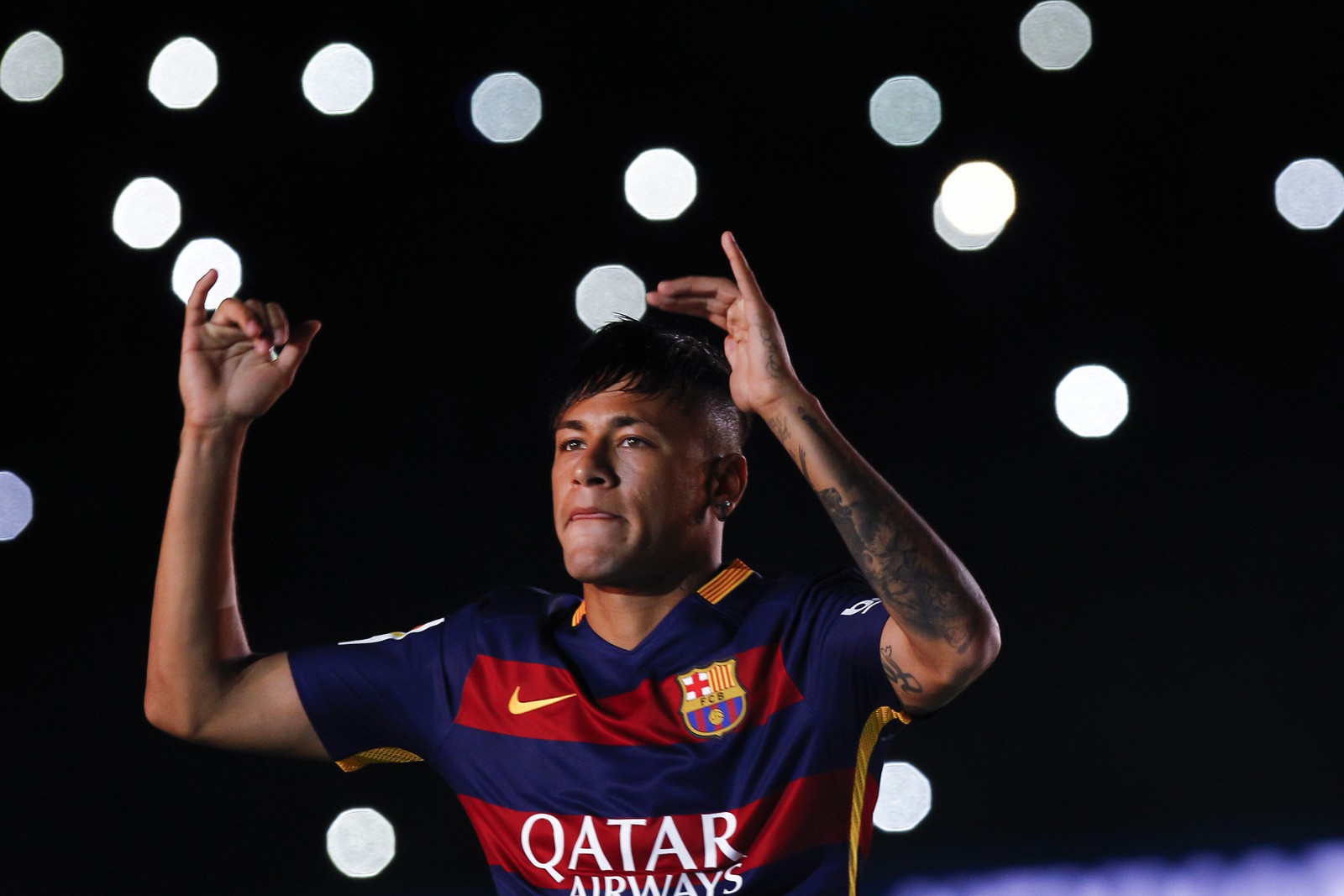 Neymar foi vendido ao Barcelona por 88,4 milhões de euros — Foto: AFP PHOTO / QUIQUE GARCIA