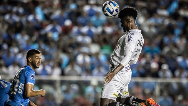 Eduardo Bauermann faz gol da vitória do Santos contra o Blooming