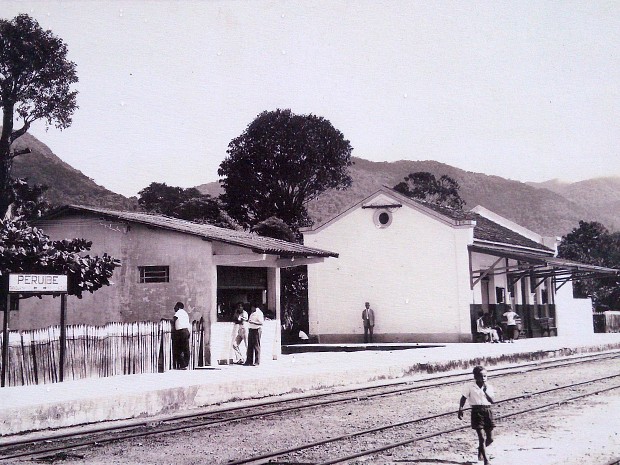 Estação Ferroviária em funcionamento na década de 60 (Foto: Arquivo/Prefeitura de Peruíbe) Estação Ferroviária em funcionamento na década de 60 (Foto: Arquivo/Prefeitura de Peruíbe)