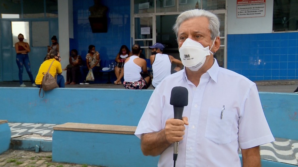 Presidente da fundação hospitalar, José Pereira da Cunha, aleta para possibilidade de fila por vaga em UTI em Três Corações (MG) — Foto: Devanir Gino/EPTV