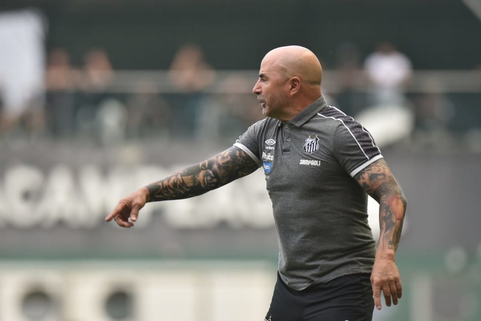 Jorge Sampaoli, no Independencia, durante um Atlético-MG x Santos — Foto:  Ivan Storti/Santos FC