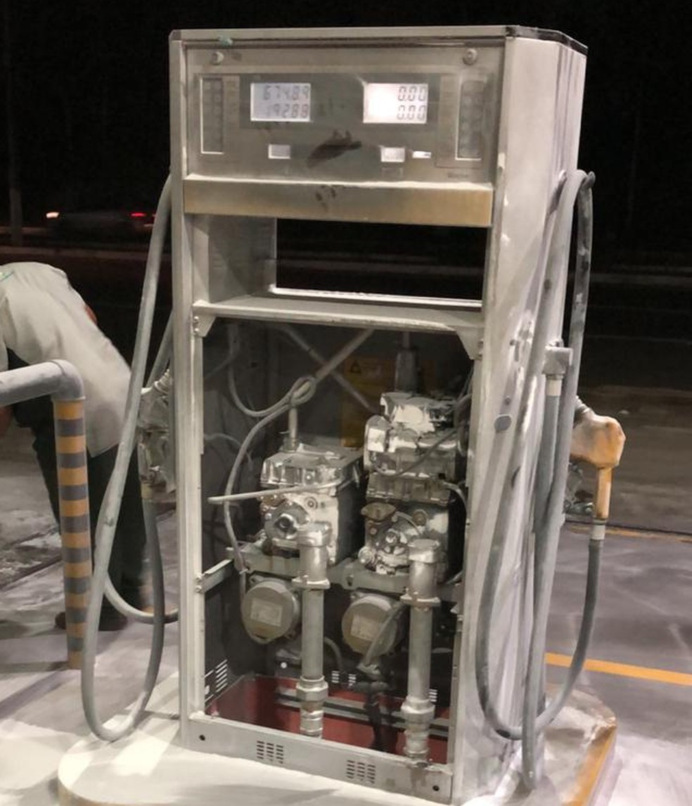 Posto de combustÃ­vel Ã© atacado por criminosos na Grande Fortaleza â Foto: ReproduÃ§Ã£o/SVM