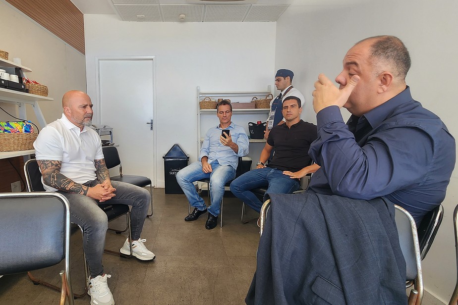 Sampaoli com Braz e Spindel
