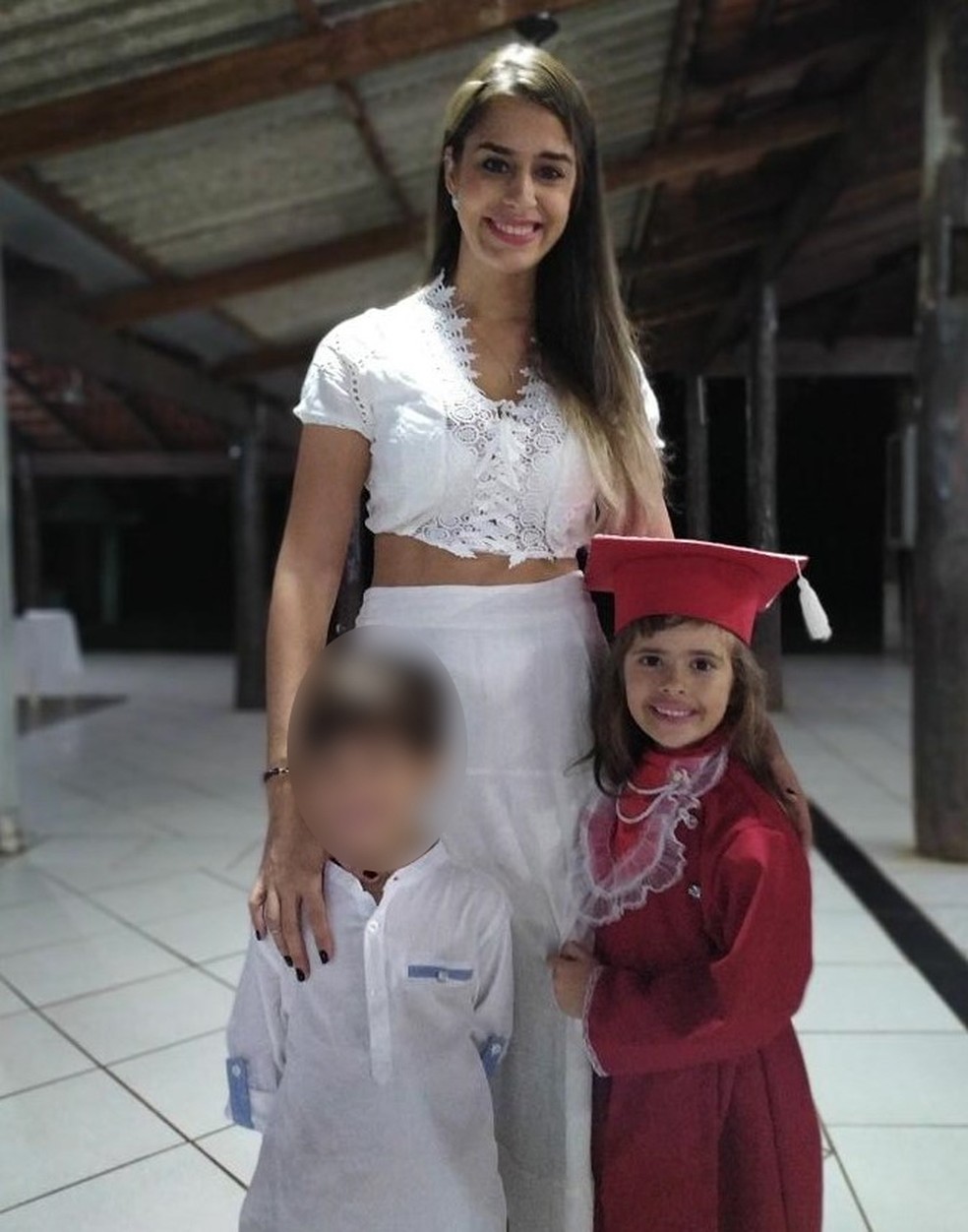 Marina conta que o irmão mais novo de Isadora pede todos os dias para falar com ela — Foto: Arquivo pessoal