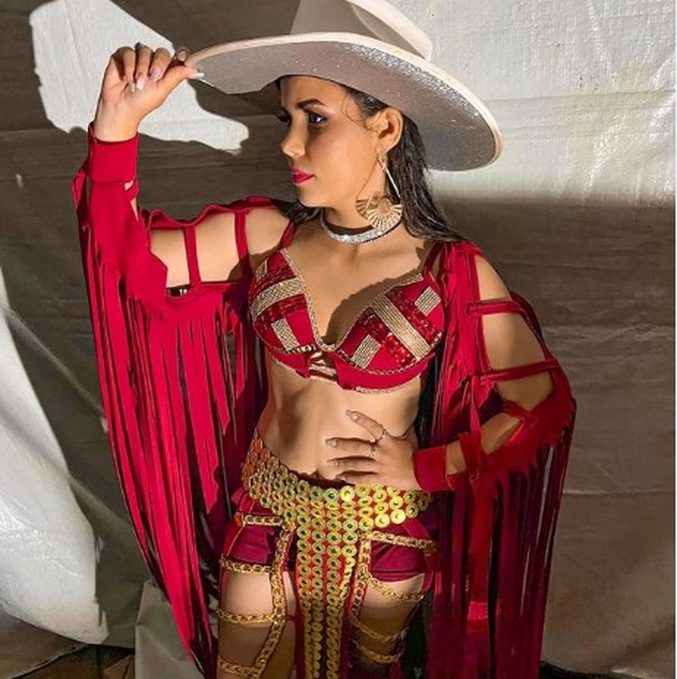 Aline Mendonça, candidata a Baile da Rainha de Nova União (RO) — Foto: Redes Sociais/Reprodução