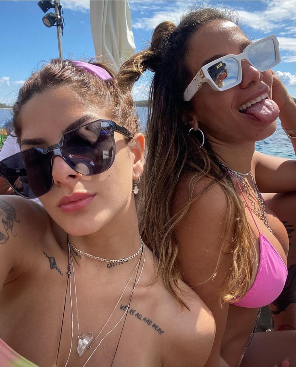 Anitta e amiga (Foto: Reprodução/Instagram)