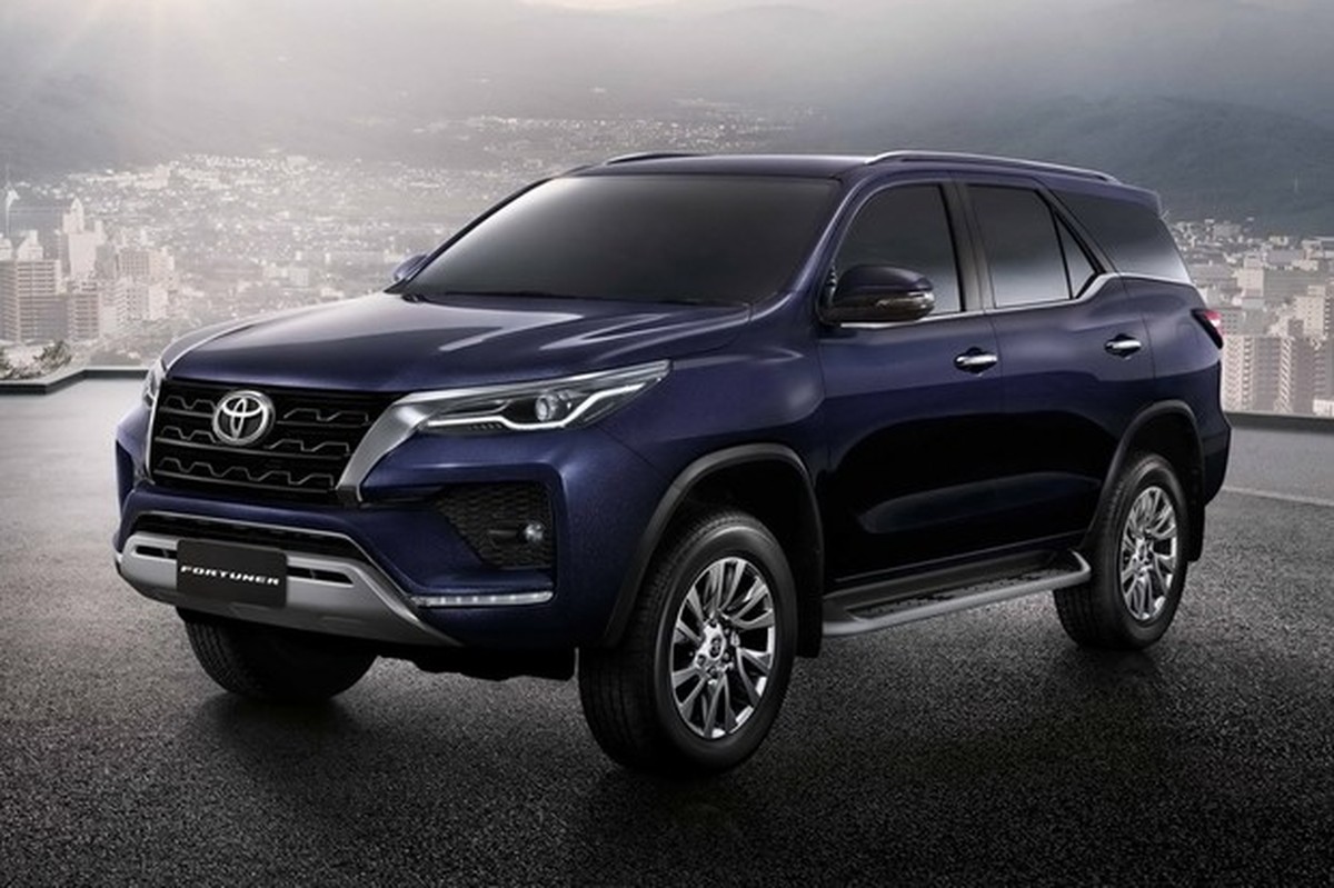 Toyota SW4 facelift é registrada no Brasil com design esportivo e motor
