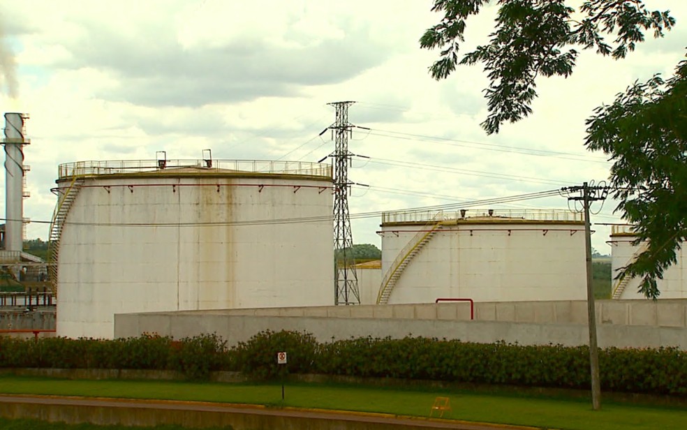 Tanque de usina de etanol em Pitangueiras, SP — Foto: Reprodução/EPTV