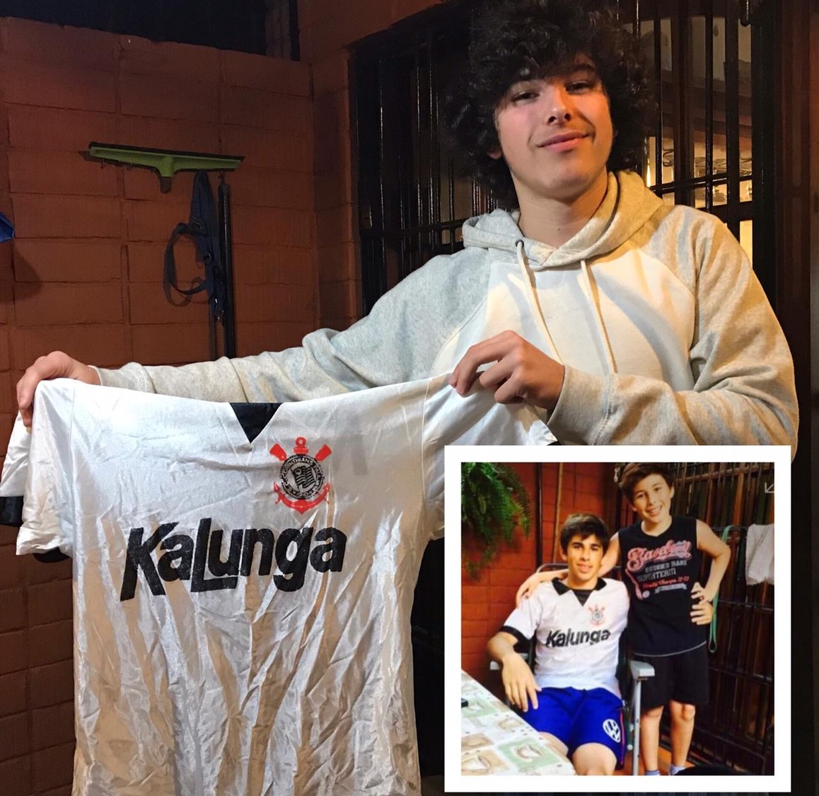 Família guarda primeira camisa do Corinthians de Bruno Méndez em Montevidéu: 